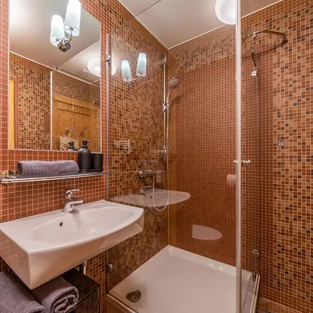 Apartment Castle Street Rooftop Retreats By Innorental Riga