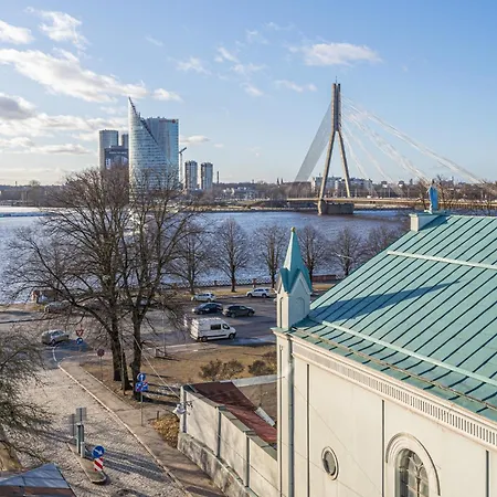 Apartment Castle Street Rooftop Retreats By Innorental Riga